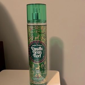 Vanilla Bean Noel Bath and Body Works body mist